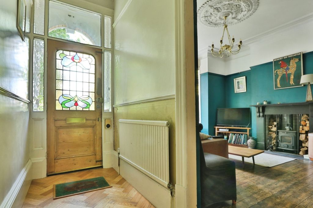 Property photo 2 of 36 4298885