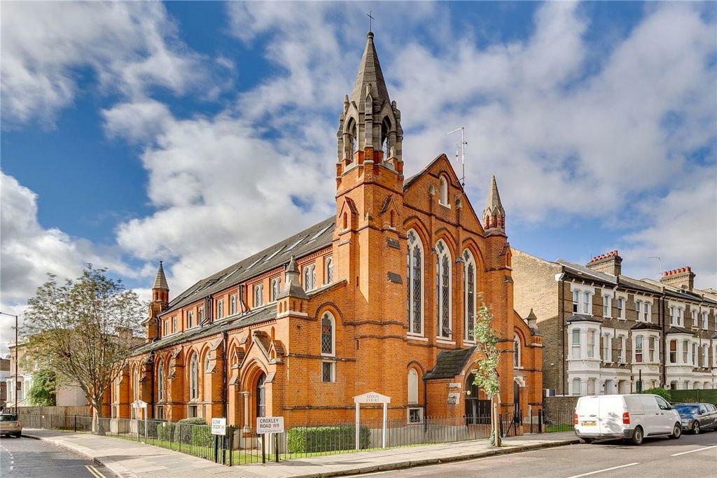 Property photo 1 of 8