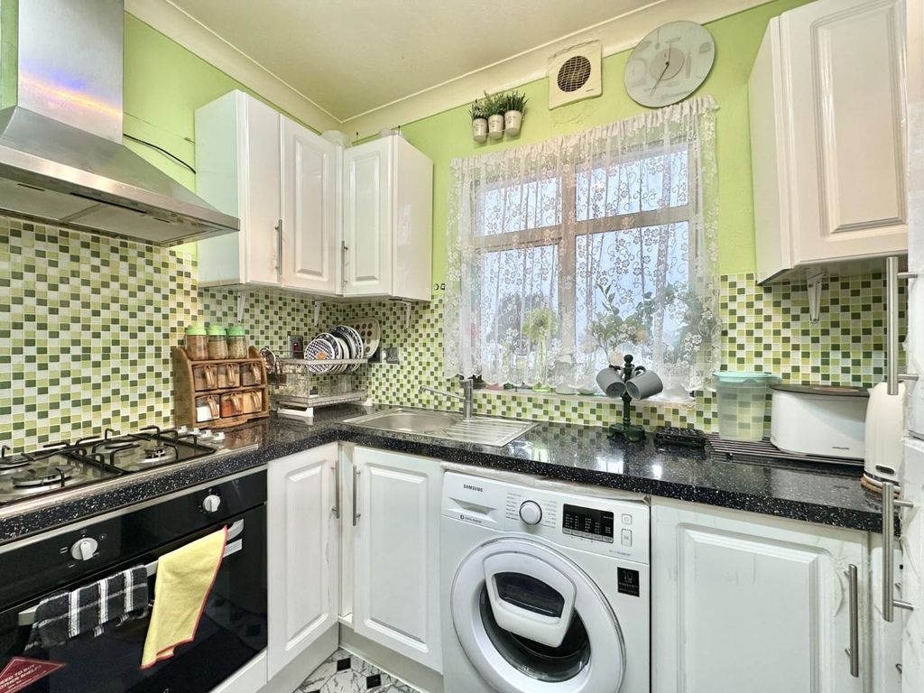 Property photo 3 of 10 Thumbnail_Img_0236.Jpg