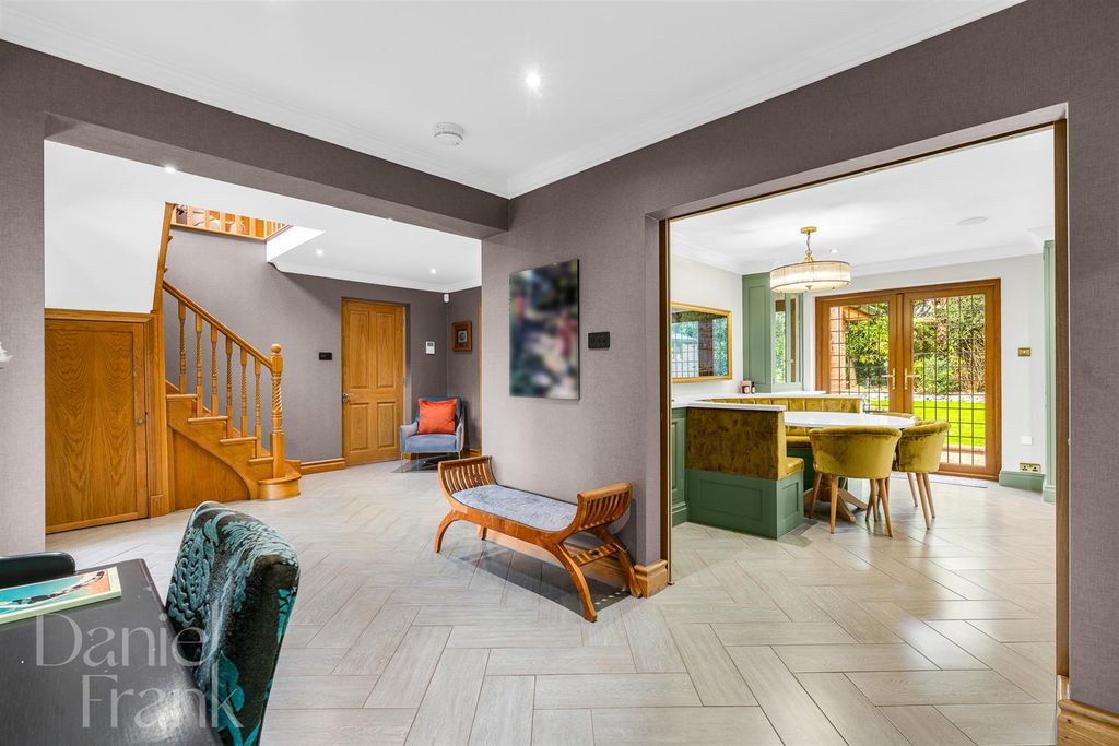 Additional image 9 of 5 bed detached house for saleWest View, Loughton IG10