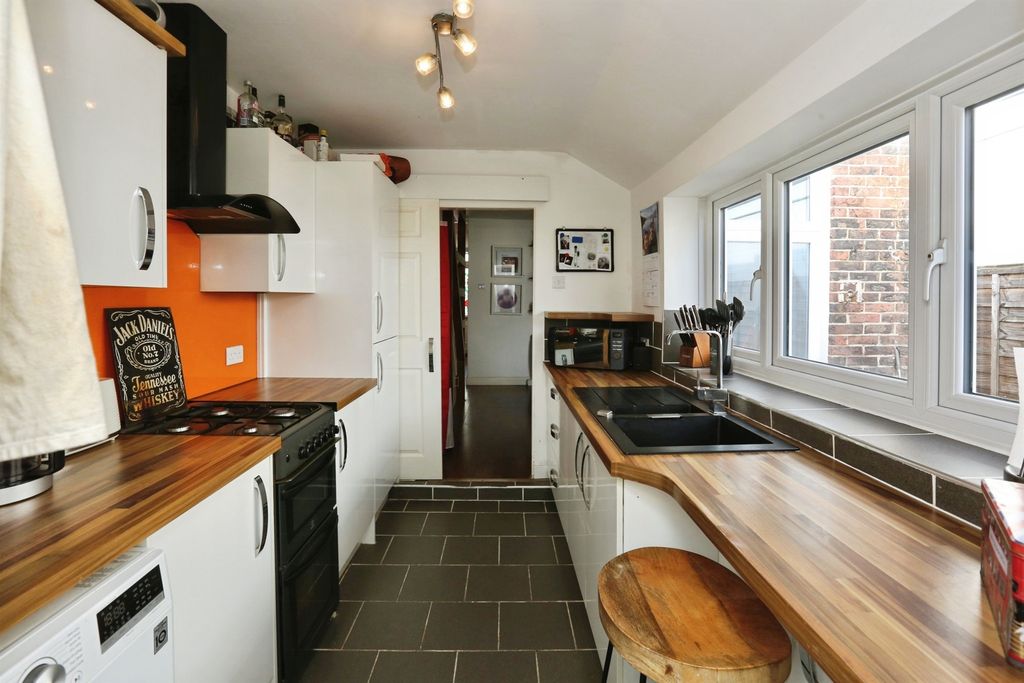 Property photo 3 of 13