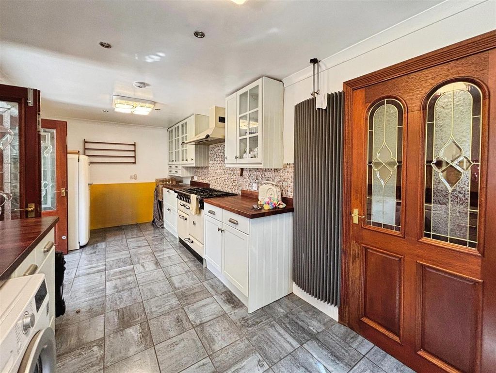 Property photo 2 of 19 Kitchen/Diner