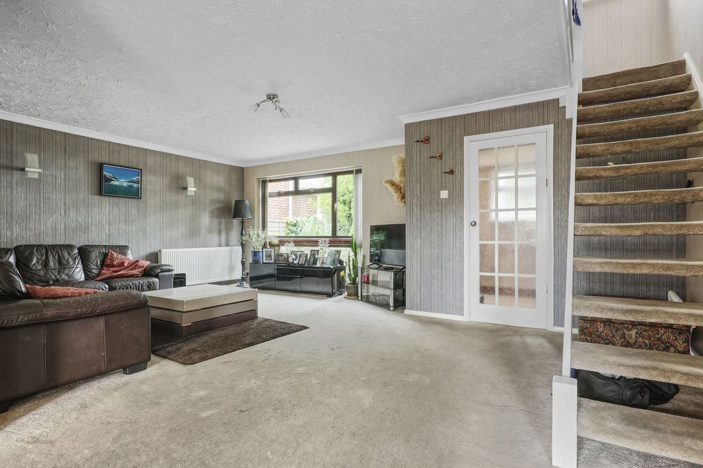Property photo 3 of 13