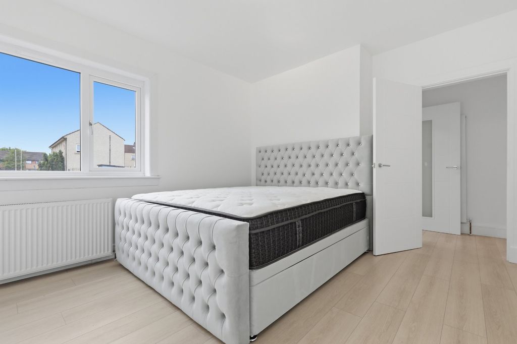 Additional image 9 of 3 bed flat for saleMuir Terrace, Paisley, Renfrewshire PA3