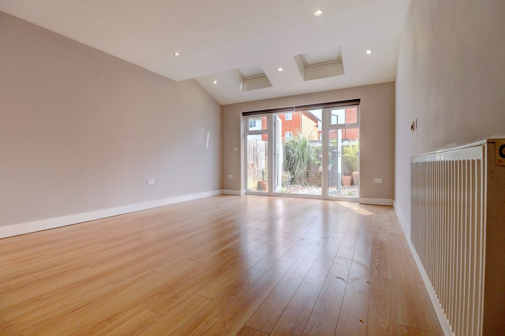 Property photo 2 of 17 Picture No. 05