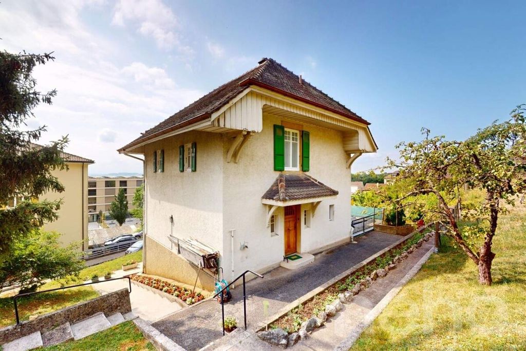 Property photo 2 of 12