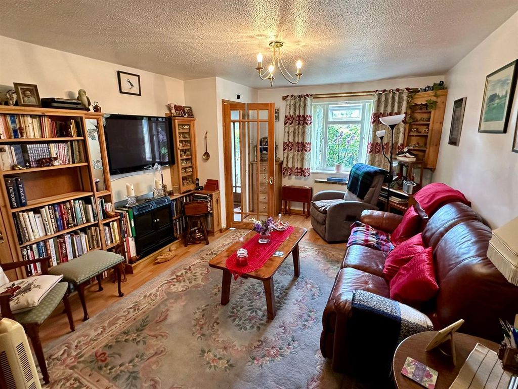 Property photo 3 of 16