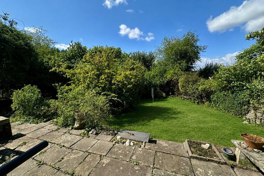 Property photo 2 of 28 Garden