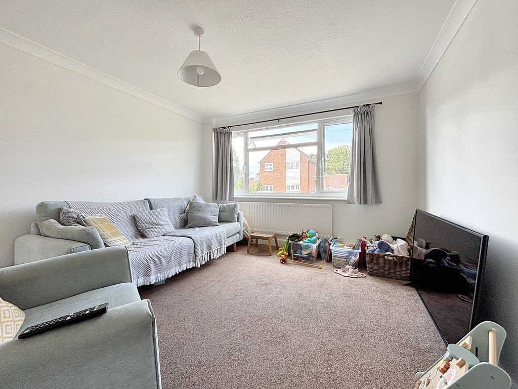Property photo 3 of 12 Img_3978