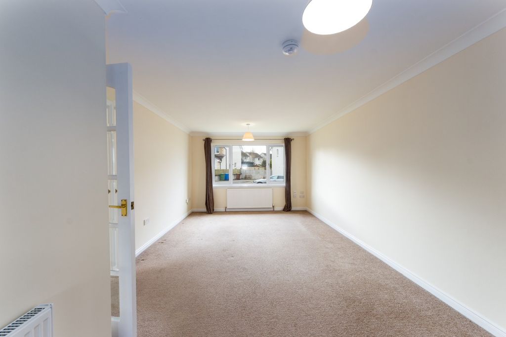 Property photo 3 of 6