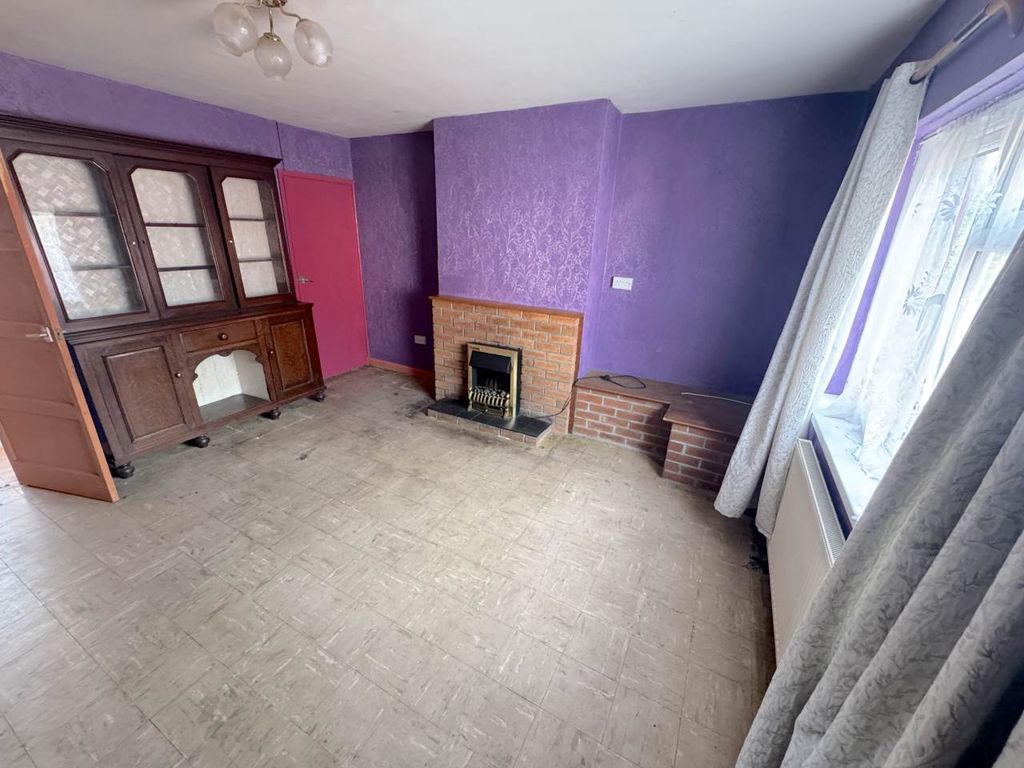 Property photo 2 of 12 Lounge