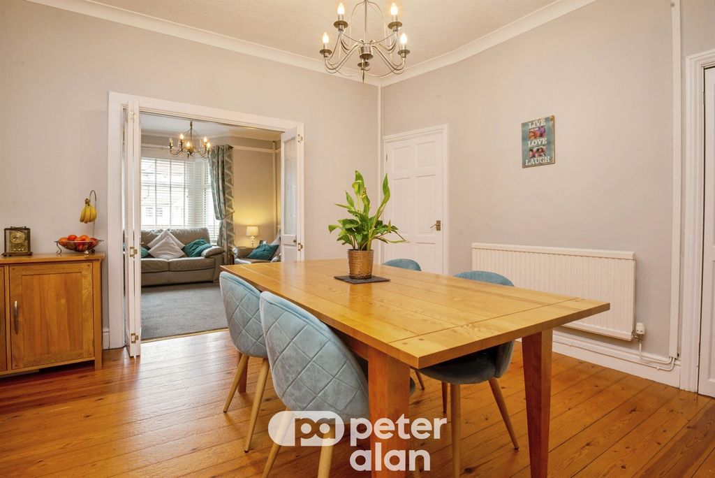 Property photo 3 of 25