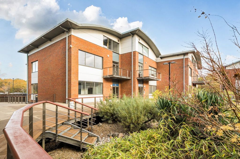 Property photo 1 of 8 137377436915c0Ae4d1ee.Jpg