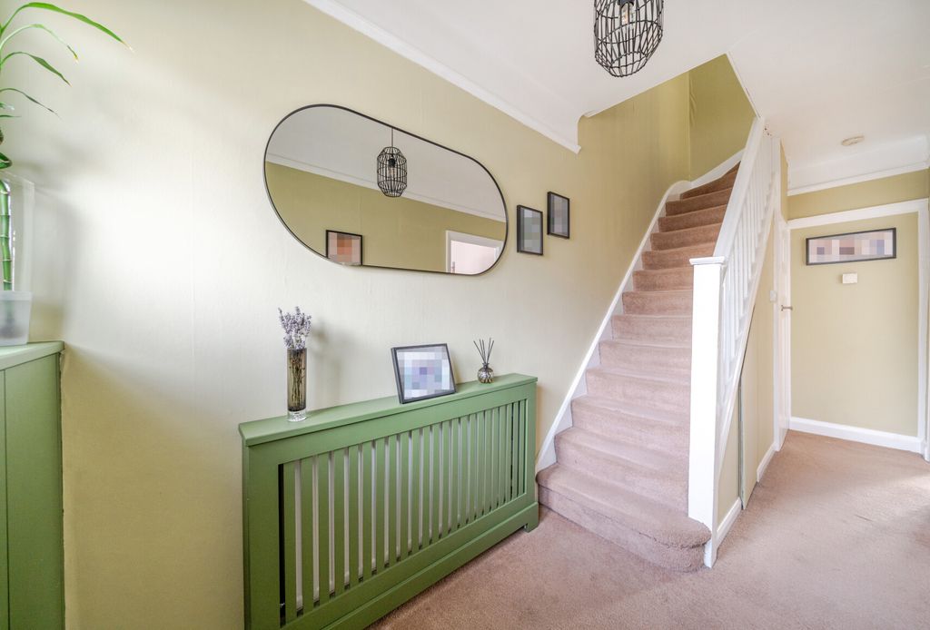 Property photo 2 of 13 Hallway