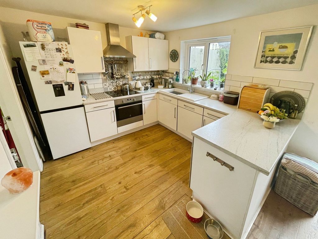 Property photo 2 of 21