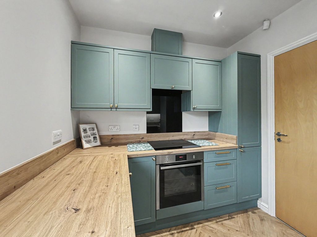 Property photo 3 of 27