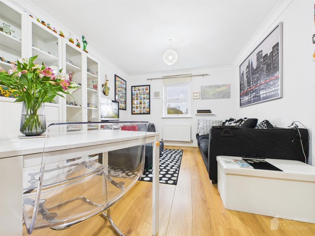 Property photo 1 of 11 Cam02365G0-Pr0383-Still014.Jpg