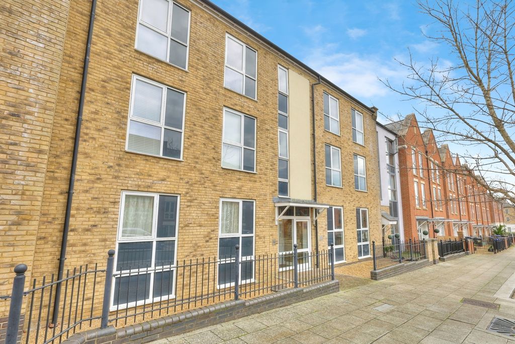 Property photo 1 of 17 Photo