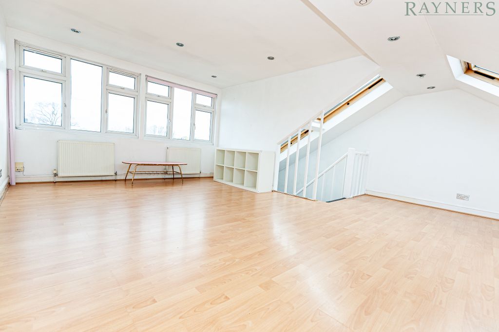 Property photo 2 of 26