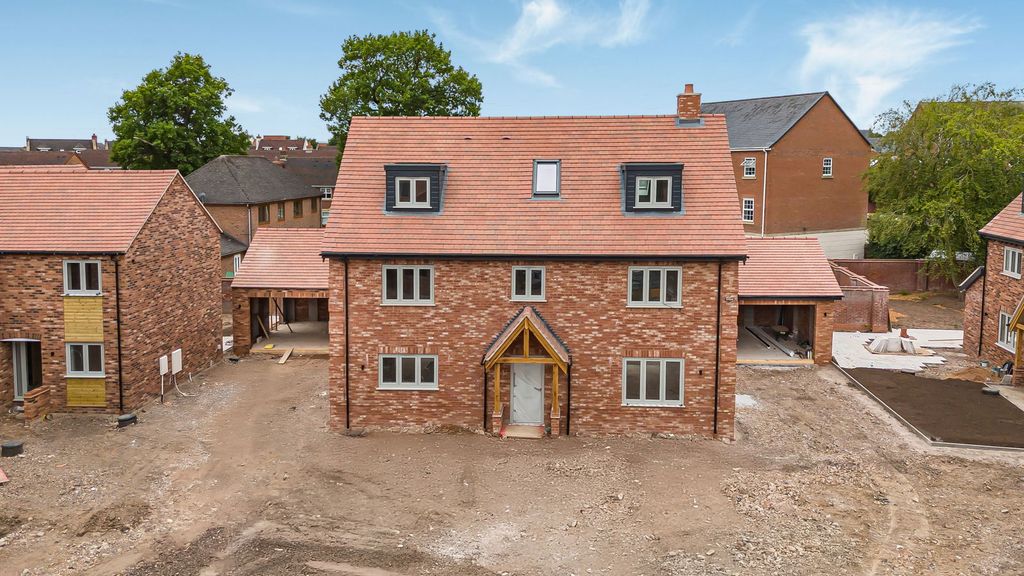 Property photo 1 of 32