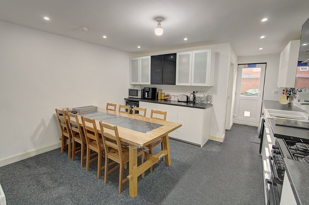 Property photo 3 of 12 Kithen Diner B
