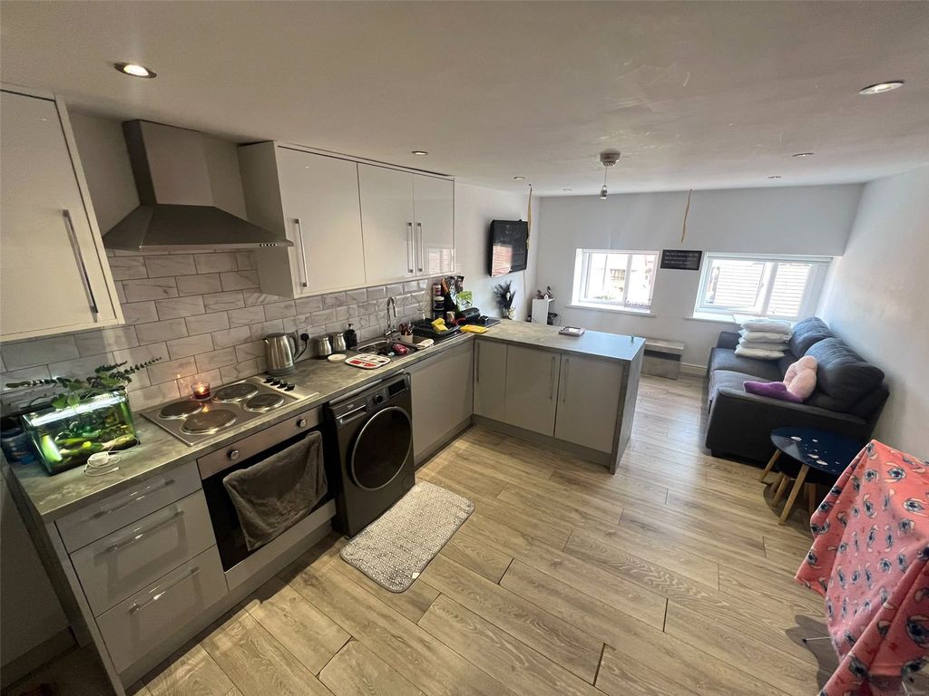 Property photo 2 of 12 Picture No. 01