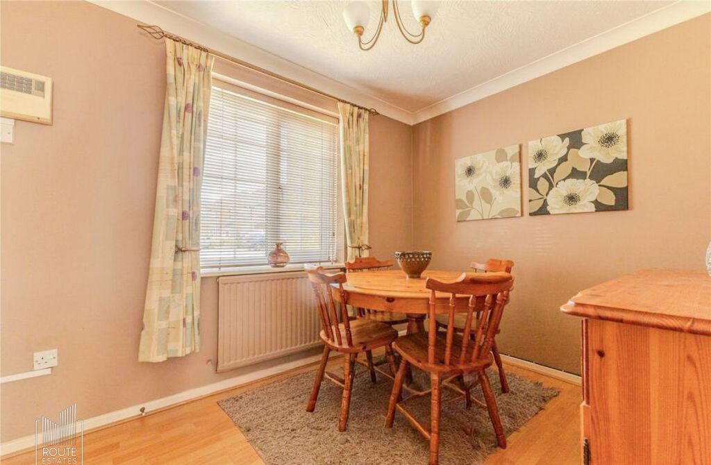 Property photo 3 of 10 Photo 7