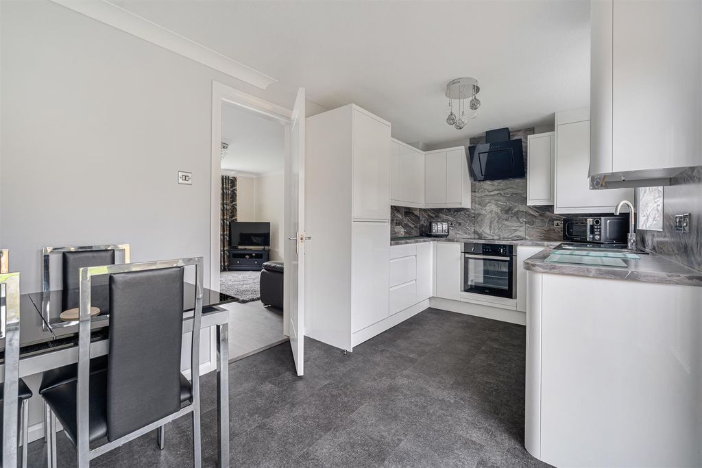 Property photo 3 of 17 22 Goldworth Fold Rainhill-12.Jpg