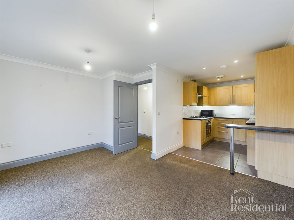 Property photo 3 of 10 Living Area