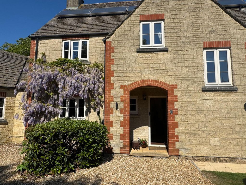 Property photo 3 of 32