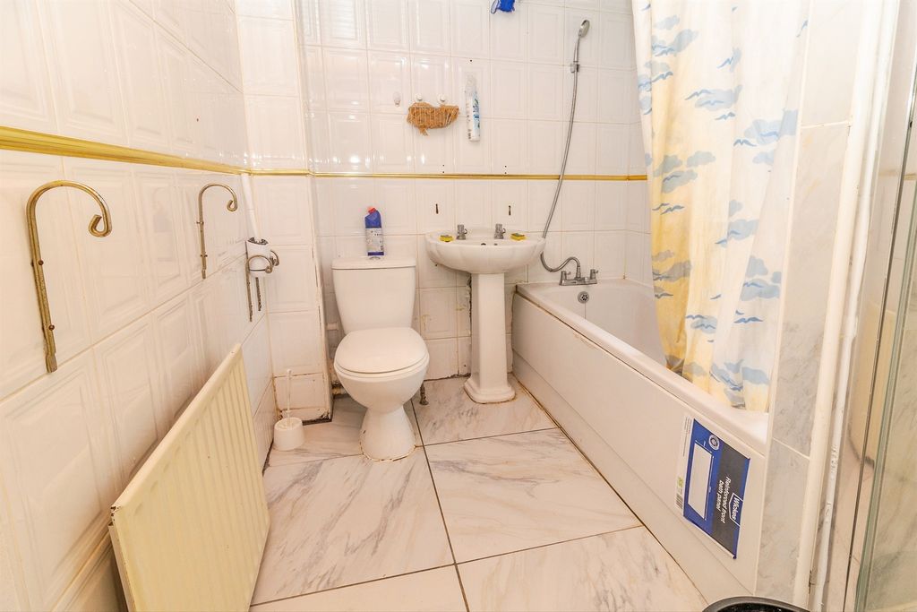Property photo 3 of 4