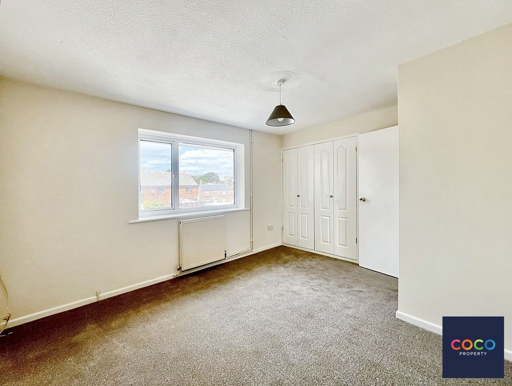 Property photo 3 of 12 Bedroom