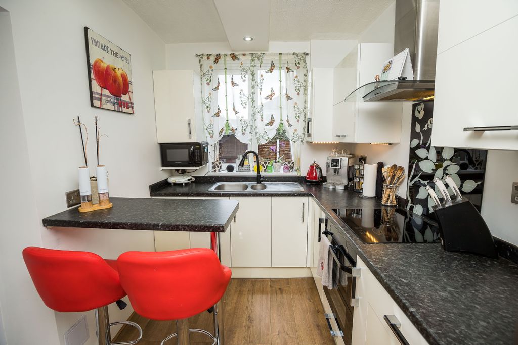 Property photo 3 of 14 Img_8183