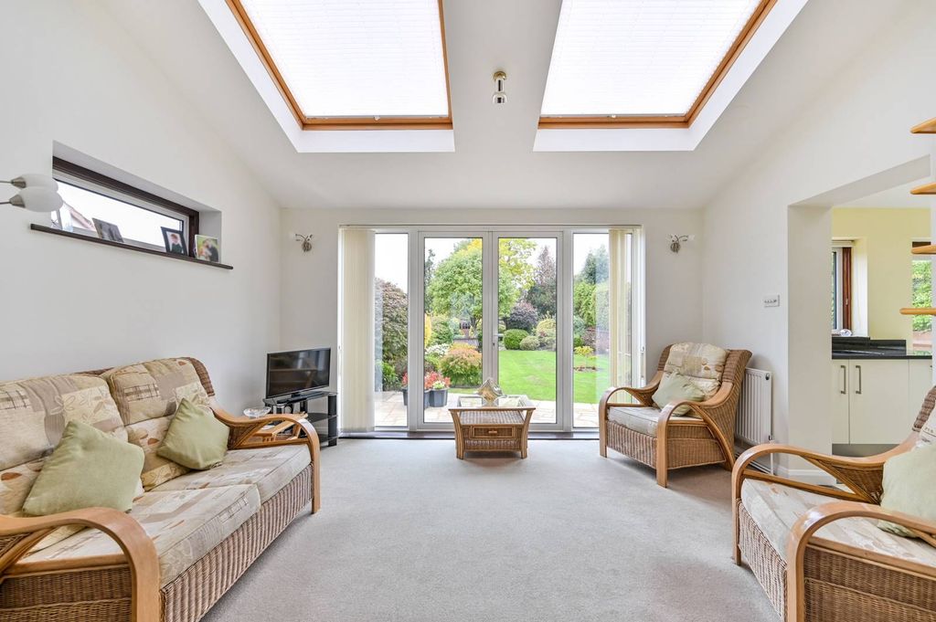 Property photo 3 of 12