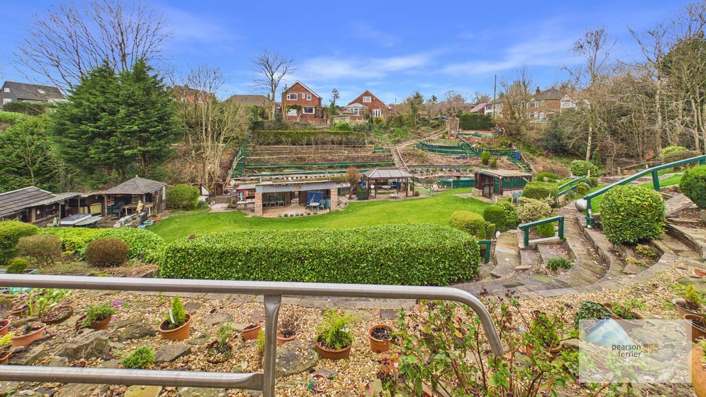 Property photo 2 of 25 Rear Garden