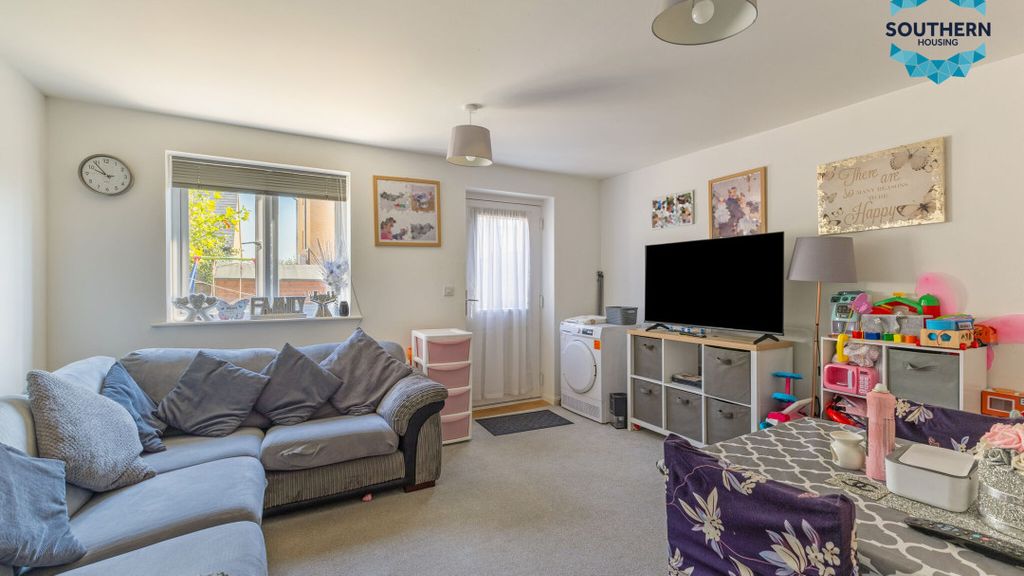 Property photo 2 of 16