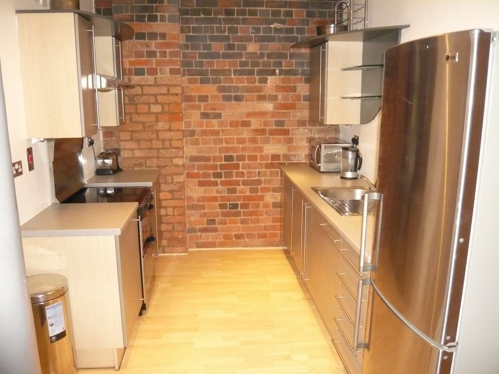 Property photo 2 of 8 Kitchen