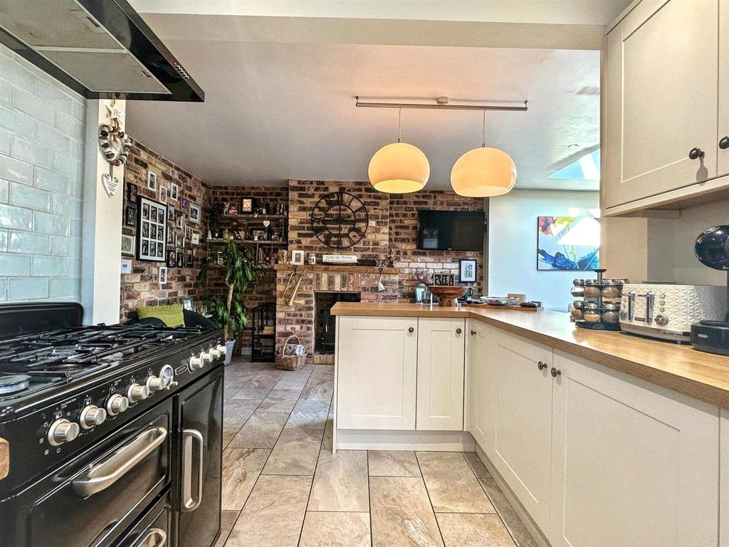 Property photo 2 of 34 Kitchen