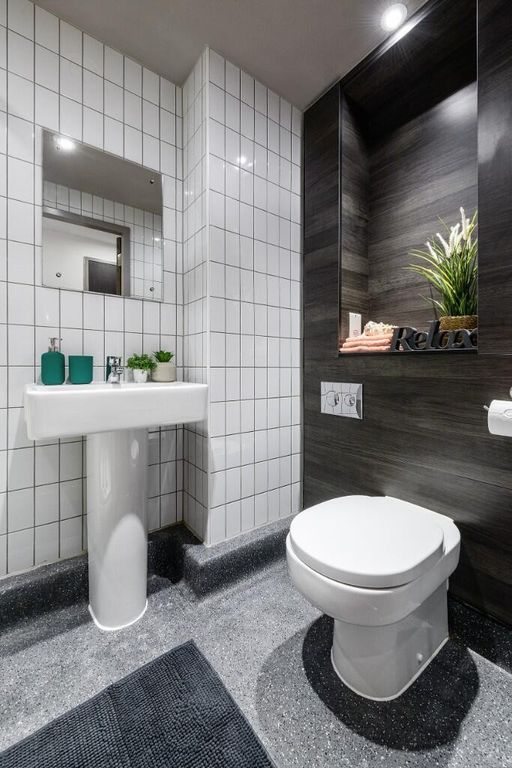 Property photo 1 of 7 A Modern And Well-Maintained Single Toilet With St...