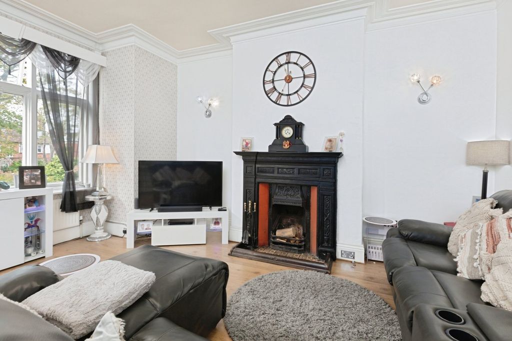 Property photo 2 of 20