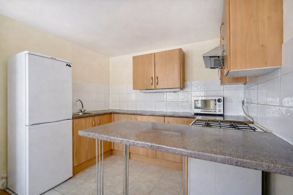 Property photo 2 of 6 Picture No. 25
