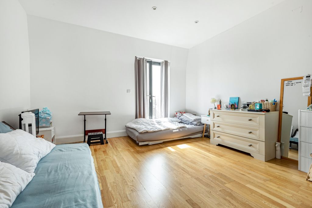 Property photo 2 of 6 839642 (4)
