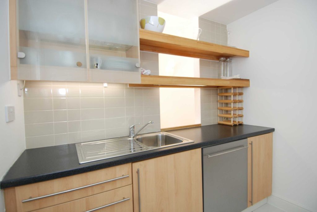 Property photo 3 of 15 Kitchen