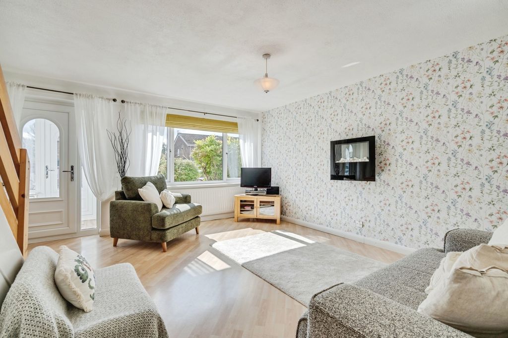 Property photo 3 of 34 Pbox-Img.Jpg