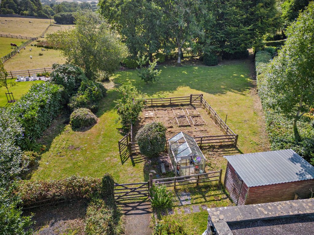 Property photo 3 of 18 Paddock