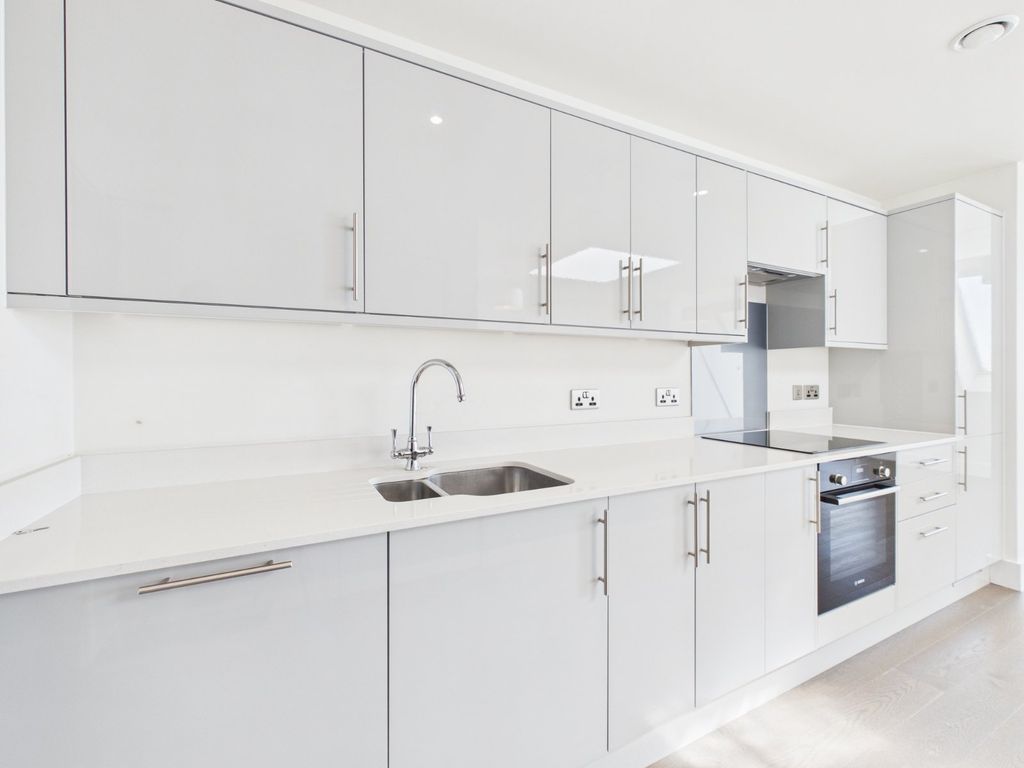 Property photo 3 of 16 Kitchen