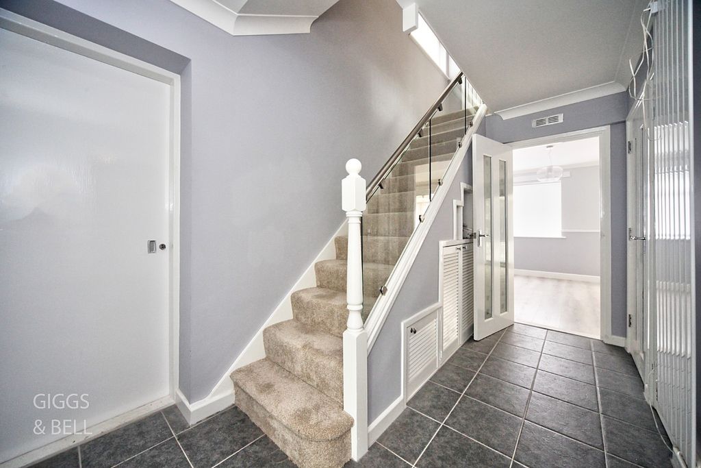 Property photo 3 of 22 3640733