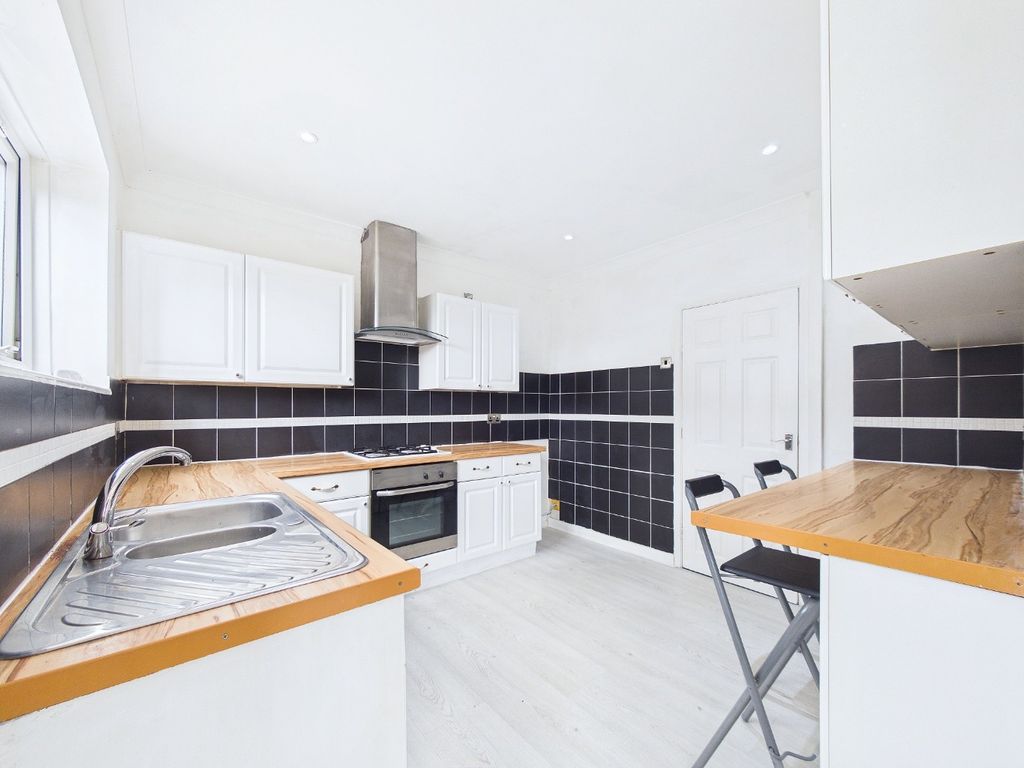 Property photo 2 of 22 5373896