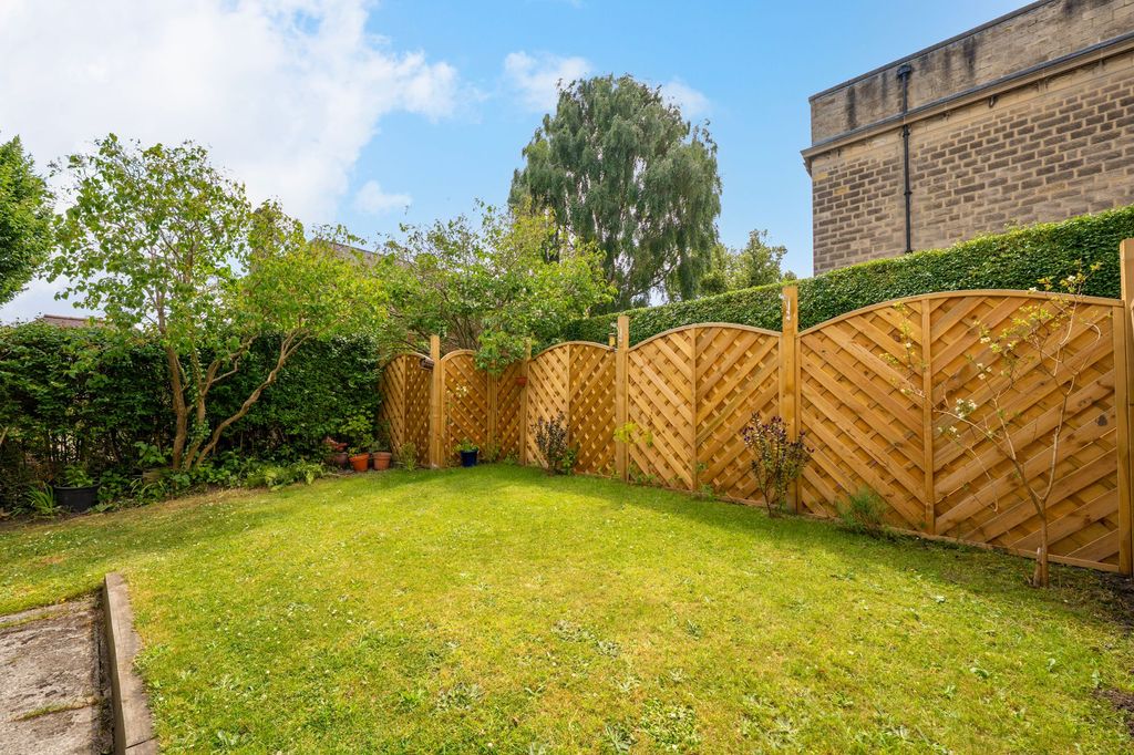 Property photo 3 of 25