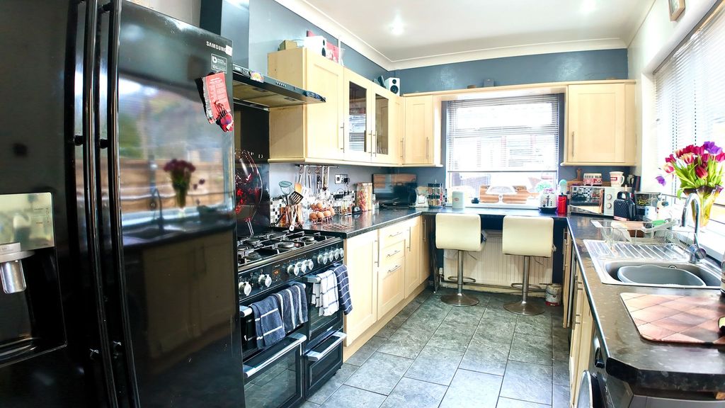 Property photo 3 of 26